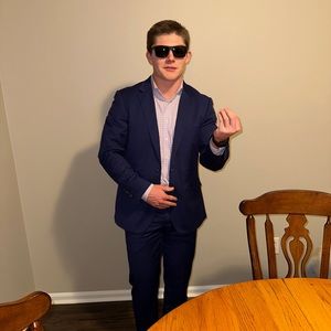 Meet your Posher, Cole